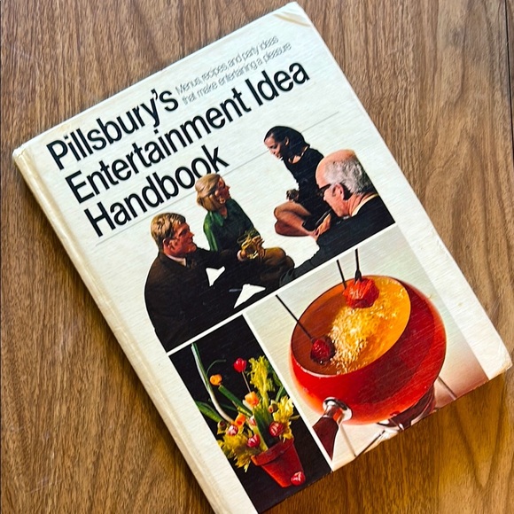 Vintage 1970 Pillsbury’s Entertainment Idea Handbook: Menus Recipes Party Ideas - Picture 1 of 12